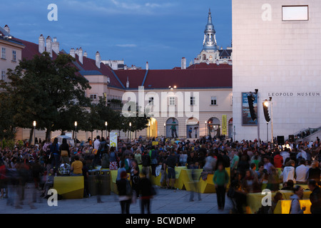 Il Museumsquartier district, Vienna, Austria, Europa Foto Stock