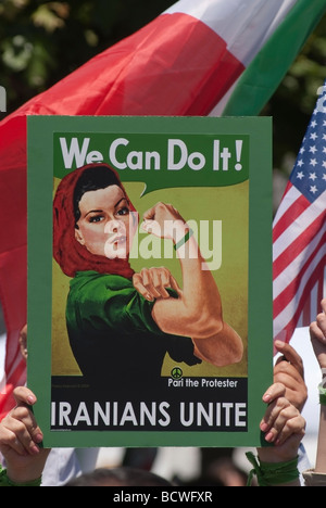 La giornata di azione globale, 7/25/09. Migliaia hanno dimostrato di fronte a San Francisco City Hall a sostegno del popolo dell'Iran Foto Stock