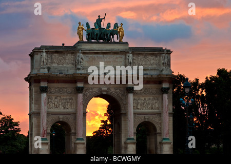 Arc de triomphe du Carrousel al tramonto, Parigi Francia Foto Stock