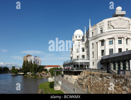 Urania, Canale del Danubio, la bocca del fiume Wien, Vienna, Austria, Europa Foto Stock