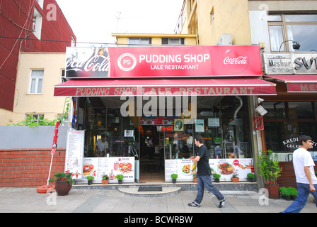 ISTANBUL, Turchia. Lale Restaurant, aka il pudding Shop, il Divan Yolu nel quartiere di Sultanahmet. 2009. Foto Stock