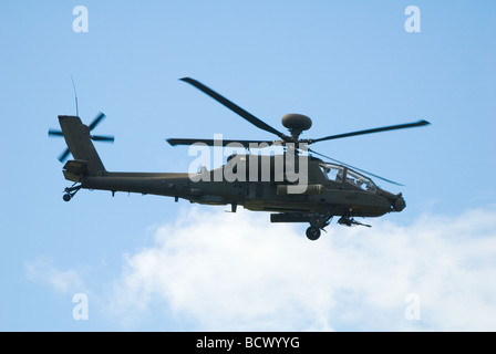 Un attacco di Apache elicottero effettuando un display a 2009 Royal International Air Tattoo Foto Stock