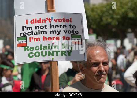 La giornata di azione globale, 7/25/09. Migliaia hanno dimostrato di fronte a San Francisco City Hall a sostegno del popolo dell'Iran. Foto Stock