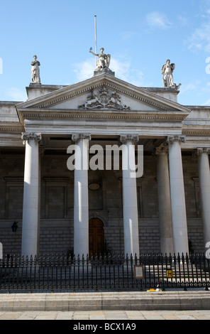 Ex edificio del parlamento ancora con la Irish House of Lords conservato e ex sede della banca di Irlanda Foto Stock