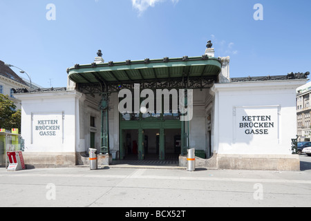 Kettenbrukengasse U-Bahn, Vienna, Austria Foto Stock