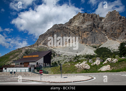 Lagazuoi Funivia Stazione, Passo Falzarego, Dolomiti, Italia Foto Stock