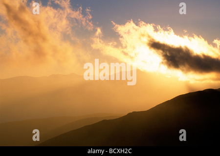 Italia, Abruzzo, Parco Nazionale del Gran Sasso e Monti della Laga, tramonto Foto Stock