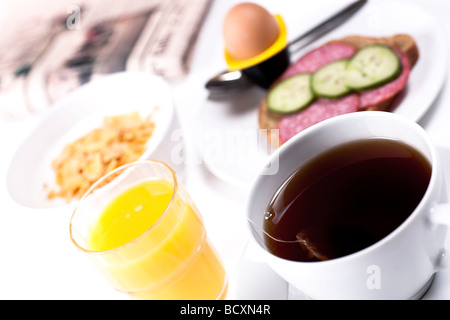 Elevato La chiave studio shot di una sana colazione leggera profondità di campo Foto Stock