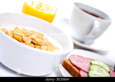 Elevato La chiave studio shot di una sana colazione leggera profondità di campo Foto Stock