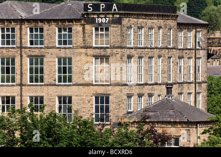 Mulino nel Colne Valley vicino a Slaithwaite West Yorkshire Regno Unito Foto Stock