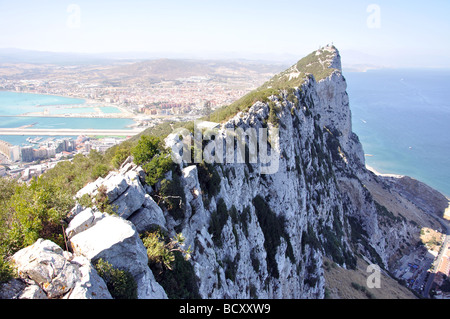 Terraferma spagnola e la Rocca di Gibilterra da Lenea Lookout Rock, rock Gibraltar, Gibilterra Foto Stock