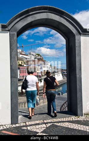 Ingresso alla marina in Angra do Heroismo nelle Azzorre Foto Stock