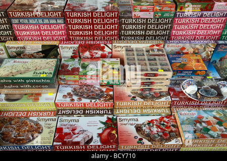 Scatole di delizie Turche in vendita a bodrum, Turchia Foto Stock