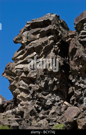 Un flusso di lava che formazione di roccia lungo le rive del paesaggistico e selvaggio fiume OWYHEE OREGON ORIENTALE Foto Stock