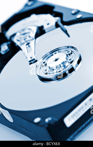 Primo piano delle unità disco rigido dei componenti interni Foto Stock