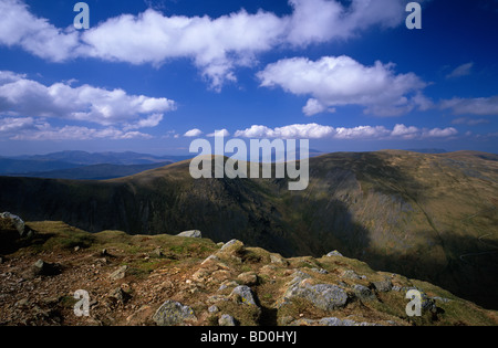 Thirlmere dal rosso ghiaioni vicino Helvellyn, Parco Nazionale del Distretto dei Laghi, Cumbria, England, Regno Unito Foto Stock