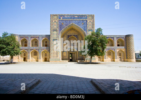Mir mi Medrasa araba a Bukhara Uzbekistan Foto Stock