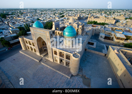 Mir mi Medrasa araba a Bukhara Uzbekistan Foto Stock