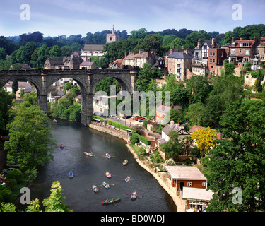 GB - NORTH YORKSHIRE: Knaresborough con il fiume Nidd Foto Stock