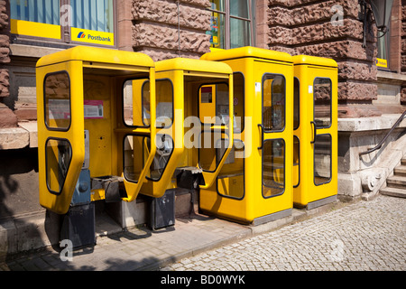 Fila di cabine telefoniche Caselle Germania, Europa Foto Stock