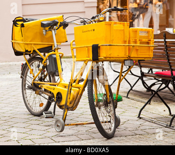 Bicicletta Postmans Deutsche Post, Germania, Europa Foto Stock