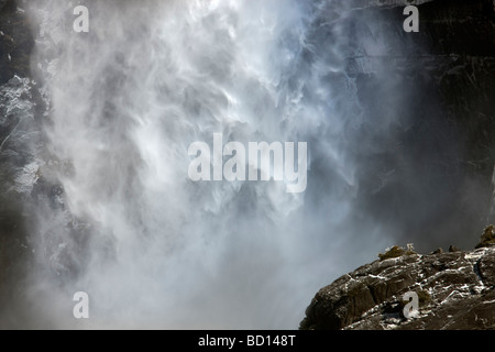 In prossimità della parte superiore Yosemite Falls Yosemite National Park in California Foto Stock