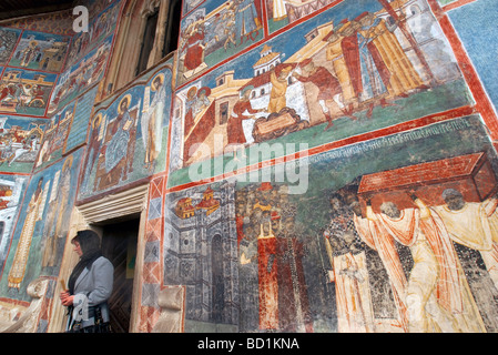 La Romania è dipinto di Voronet Monastero di Bucovina decorate con &XV XVI secolo affreschi Foto Stock