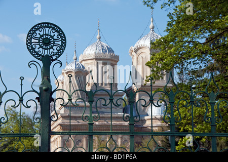 Ferro battuto recinzione in Romania il Monastero di Curtea de Arges Foto Stock