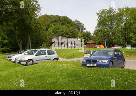 Caffetteria e parcheggio su Reigate Hill Surrey in Inghilterra Foto Stock