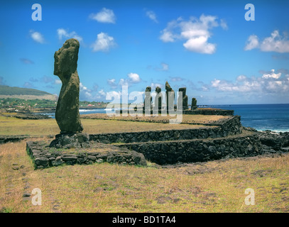 Moais di Ahu Akivi Ahu terrestre sul Patrimonio Mondiale UNESCO dell'isola di pasqua Cile Foto Stock