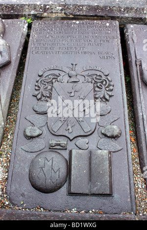 Le pietre Poltalloch - antiche lapidi nel sagrato della chiesa Kilmartin Argyll and Bute, Scozia occidentale Foto Stock