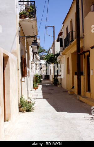 Ombrosi vicoli di Rethymnon sull'isola greca di creta. Foto Stock