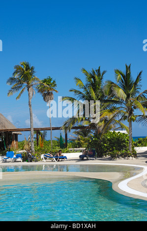 Piscina all inclusive resort Maroma spiaggia Caribe Quintana Roo stato Riviera Maya la penisola dello Yucatan in Messico Foto Stock