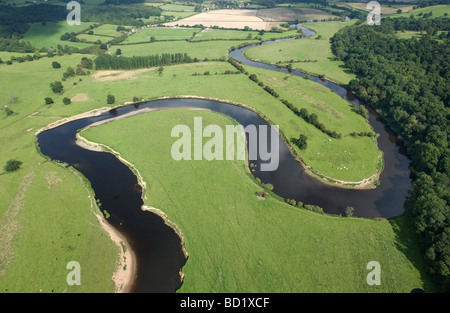 Vista aerea del fiume Severn snoda in Leighton nello Shropshire Foto Stock