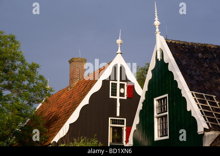 Due olandesi tradizionali case di legno Foto Stock