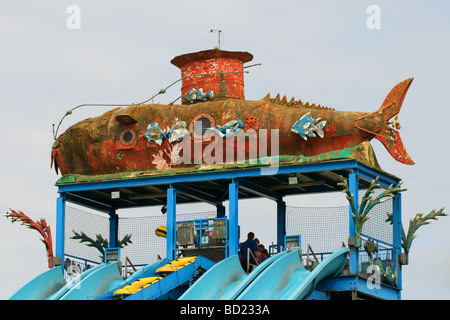 Roller Coaster ride, Thorpe Park Theme Park, Surrey, Inghilterra, Regno Unito. Pleasure park and ride bella giornata di divertimento. (Close up) Foto Stock