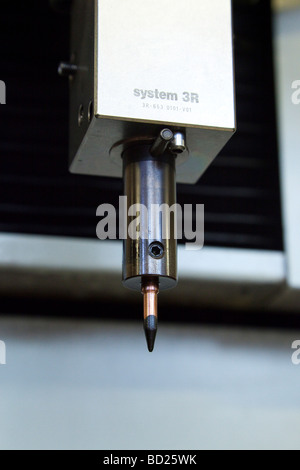 Erosione a scintilla della macchina / la macchina a scarica elettrica (EDM) Foto Stock