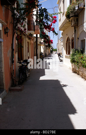 Ombrosi vicoli di Rethymnon sull'isola greca di creta. Foto Stock
