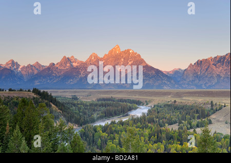 Snake River si affacciano e Teton Mountain Range Grand Teton National Park Wyoming USA Foto Stock
