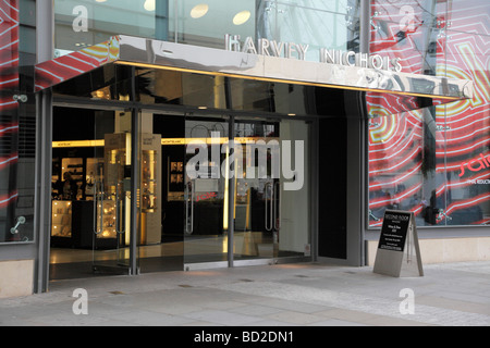 Esterno di Harvey Nichols sulla nuova cattedrale street Manchester Regno Unito Foto Stock