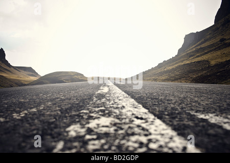 Strada attraverso il paesaggio severo Foto Stock