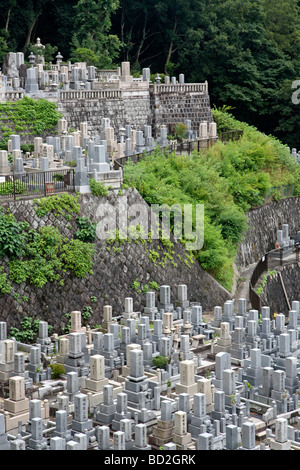 Nishi Otani cimitero. Nei pressi di Kyomizu-dera tempio. Il protocollo di Kyoto. Giappone Foto Stock