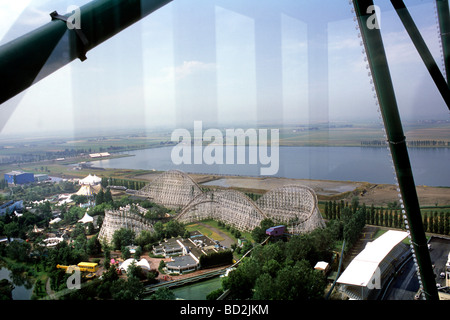Vista dalla ruota panoramica di Mirabilandia Ravenna Italia Foto Stock