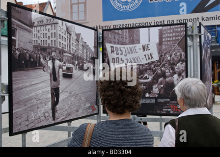 Gli uomini russi-NO, le donne russe-sì, dimostrazione di Breslavia Giugno 1989 il crollo del comunismo, visualizzato a giugno 2009 a Wrocław Polonia Foto Stock