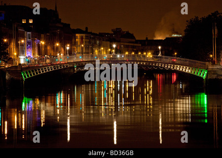 Ha'penny Bridge, Dublino, Irlanda Foto Stock