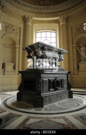Tomba di Joseph-Napoléon Bonaparte (Re di Napoli e di Sicilia e re di Spagna). Hôtel national des Invalides, Paris, Francia. Foto Stock