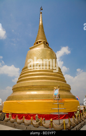 Stupa del Golden Mount Tempio a Bangkok in Tailandia Foto Stock