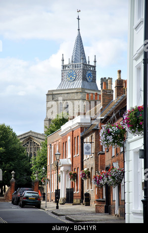 Chiesa parrocchiale di Santa Maria e Chiesa Street, Aylesbury, Buckinghamshire, Inghilterra, Regno Unito Foto Stock