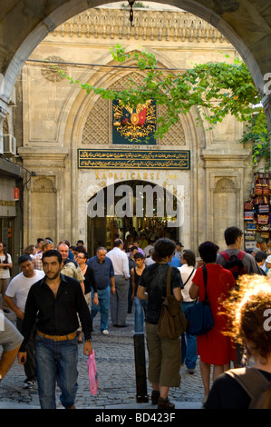 Il Grand Bazaar coperto ingresso Foto Stock