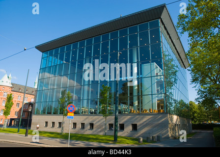 Stadsbibliotek libreria principale edificio Slottsparken park a Malmö Skåne Svezia Europa Foto Stock